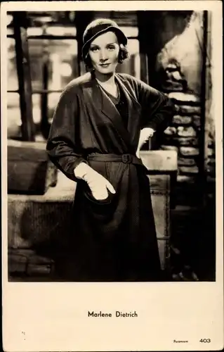 Ak Schauspielerin Marlene Dietrich, Portrait