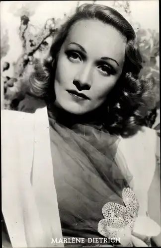Ak Schauspielerin Marlene Dietrich, Portrait, Warner Brothers