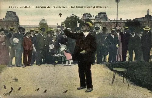 Ak Paris Frankreich, Le Charmeur d'Oiseaux aux Tuileries, Jardin des Tuileries