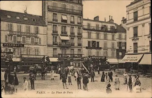 Ak Paris XVI, Place de Passy, Glacier Confiseur, Pharmacie