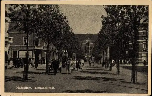 Ak Maastricht Limburg Niederlande, Stationsstraat, Bahnhof