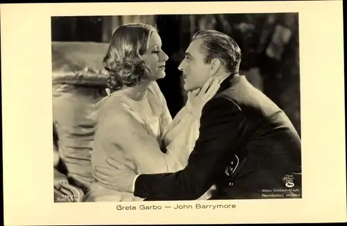 Ak Schauspielerin Greta Garbo und Schauspieler John Barrymore