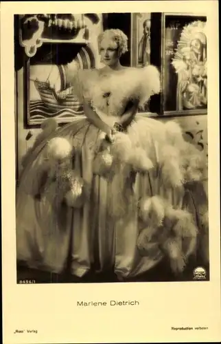Ak Schauspielerin Marlene Dietrich, Portrait, Ross Verlag Nr. 8496/1