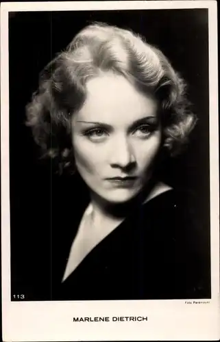 Ak Schauspielerin Marlene Dietrich, Portrait