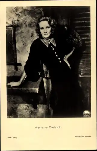 Ak Schauspielerin Marlene Dietrich, Portrait, Ross Verlag 6675/3