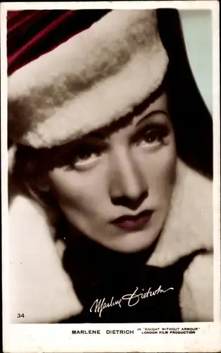 Ak Schauspielerin Marlene Dietrich, Portrait, Knight without Armour