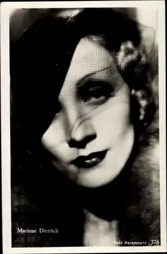 Ak Schauspielerin Marlene Dietrich, Portrait, Hut mit Gesichtsnetz