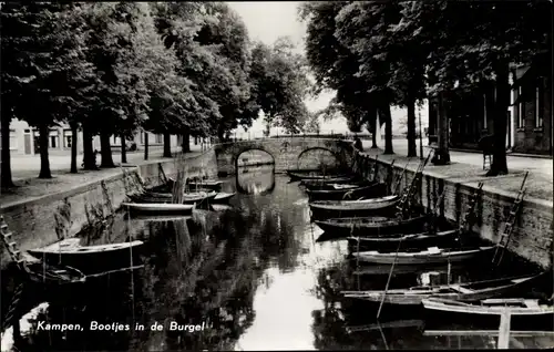 Ak Kampen Overijssel Niederlande, Bootjes in de Burgel