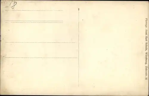 Foto Ak Deutscher Soldat in Uniform, Standportrait