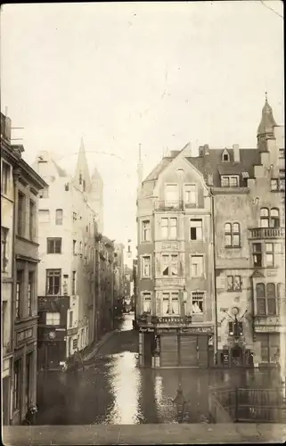 Foto Ak Köln am Rhein, Hochwasser, Straßenpartie, Zigarrenhandlung