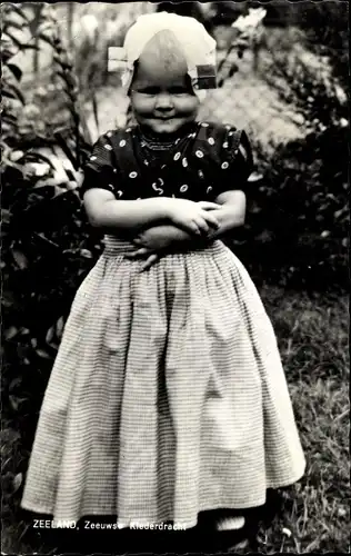 Ak Zeeland Niederlande, Mädchen in niederländischer Tracht