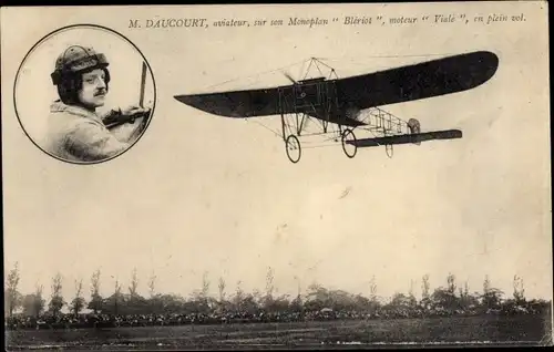 Ak M. Daucourt, aviateur, sur son Monoplan Bleriot, moteur Viale, en plein vol, Flugpionier