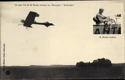 Ak Un beau Vol de. M. Hubert Latham sur Monoplan Antoinette, Flugpionier