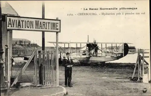 Ak Cherbourg Manche, Hydravion, Aviation Maritime, Seemann mit Bajonett, Wasserflugzeug