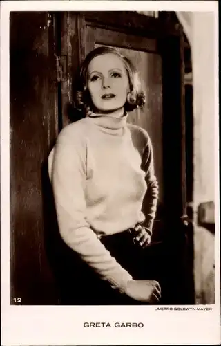 Ak Schauspielerin Greta Garbo, Portrait