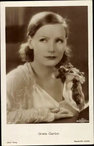 Ak Schauspielerin Greta Garbo, Portrait