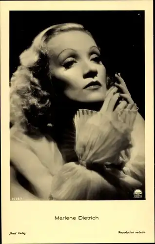 Ak Schauspielerin Marlene Dietrich, Portrait, Ross Verlag 9786/1