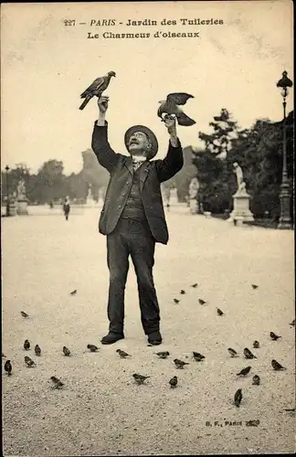 Ak Paris, Le Charmeur d'Oiseaux, Jardin des Tuileries