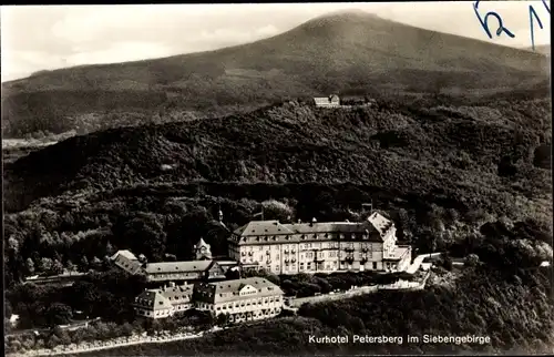 Ak Königswinter am Rhein, Fliegeraufnahme, Kurhotel Petersberg mit Rheinterrasse