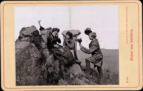 Kabinettfoto Brotterode Trusetal in Thüringen, Blumen vom Inselsberg, Frauen auf dem Gipfel