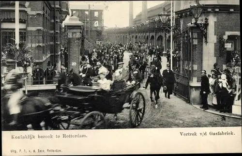 Ak Rotterdam Südholland, Koninklijk bezoek, Gasfabriek, Kutsche, Königin der Niederlande