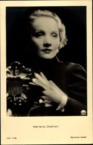 Ak Schauspielerin Marlene Dietrich, Portrait, Ross Verlag Nr. 7440/3