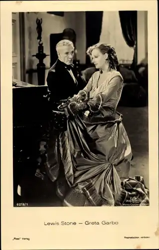 Ak Schauspielerin Greta Garbo und Lewis Stone, Filmszene, Klavier
