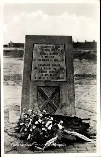 Ak Westkapelle Zeeland, Gedenkteken landing