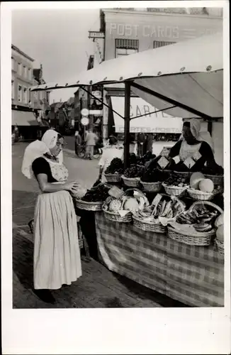 Ak Zeeland, Zeeuwsch kleederdrachten, Marktfrauen in Tracht