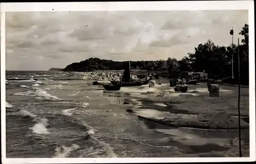 Foto Ak Kölpinsee Ostseebad Loddin auf Usedom, Strandpartie, Boote