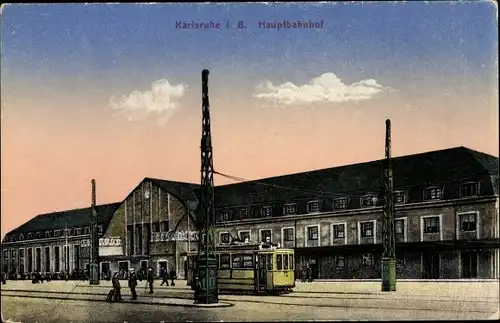Ak Karlsruhe in Baden, Hauptbahnhof, Straßenseite, Straßenbahn