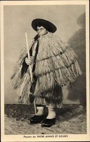 Ak Paysan de Entre Minho et Douro, Porzellanpuppe