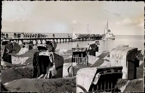 Foto Ostseebad Timmendorfer Strand, Landungsbrücke, Strand, Strandkörbe