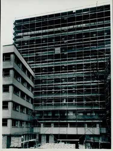 Foto Berlin Kreuzberg, Baustelle, Hochhaus im Bau, Kottbusser Straße