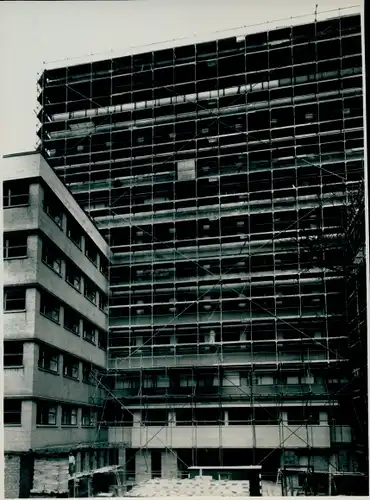 Foto Berlin Kreuzberg, Baustelle, Hochhaus im Bau, Kottbusser Straße