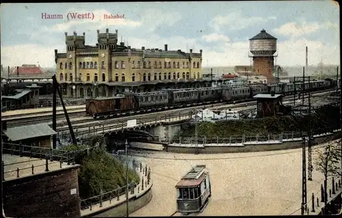 Ak Hamm in Westfalen, Bahnhof, Gleisseite, Straßenbahn, Wasserturm