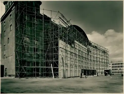 Foto Baustelle, Hausbau, Stahlgerüst