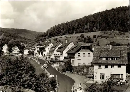 Ak Enzklösterle im Schwarzwald, Teilansicht, Straßenpartie