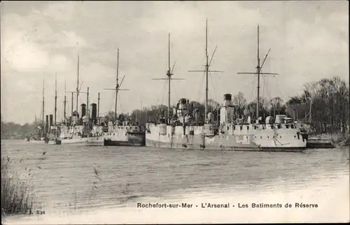 Ak Rochefort sur Mer Charente Maritime, L'Arsenal, Les Batiments de Reserve