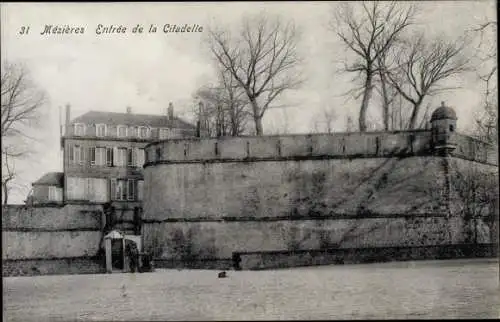 Ak Mézières Ardennes, Entree de la Citadelle