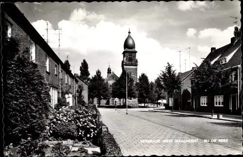 Ak Kerkrade Limburg Niederlande, Bij de Kerk