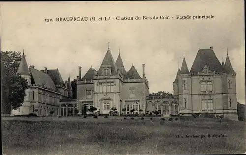 Ak Beaupréau Maine et Loire, le Château, du Bois du coin, facade principale