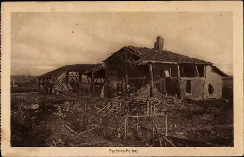 Ak Frankreich Meurthe et Moselle, Bayonne Ferme, zerstörte Gebäude, I. WK
