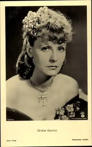 Ak Die Schauspielerin Greta Garbo, Portrait, Kette