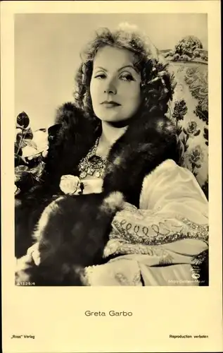 Ak Schauspielerin Greta Garbo, Portrait