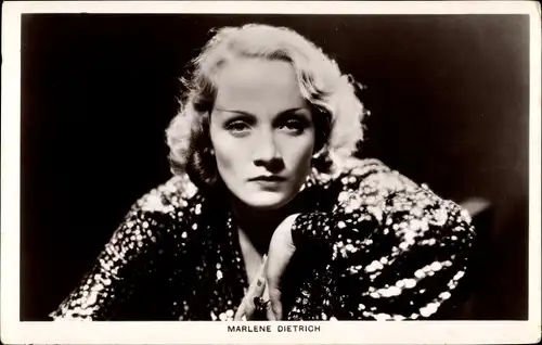 Ak Schauspielerin Marlene Dietrich, Portrait