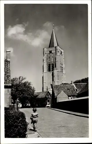 Ak Oostkapelle Walcheren Zeeland, Kirche, Straßenpartie