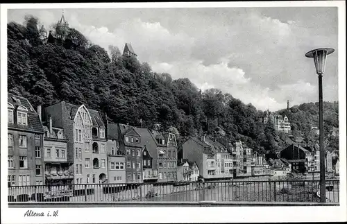 Ak Altena in Westfalen, Stadt von der Brücke aus gesehen