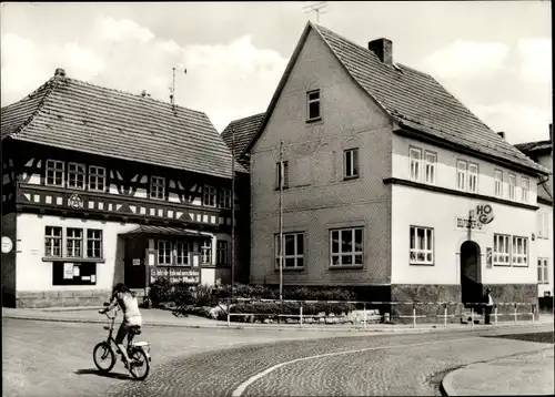 Ak Gräfenroda in Thüringen, Rat der Gemeinde, HO-Gaststätte Deutscher Hof, Fahrradfahrer