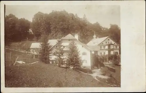 Foto Ak Berchtesgaden in Oberbayern, Wohnhäuser, Ortsansicht, Wald